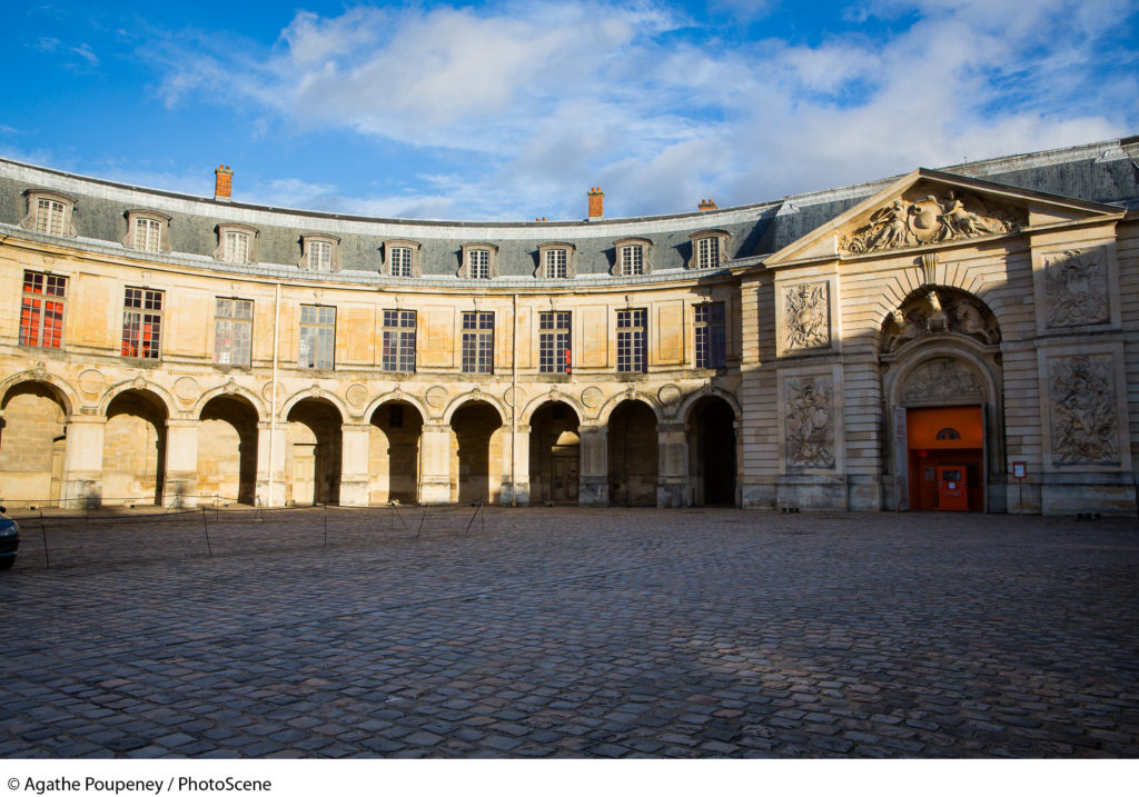 THE SECRET OF THE EQUESTRIAN ACADEMY OF VERSAILLES 